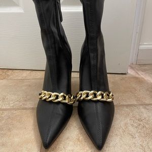 Zara pointed toe sock boots! Worn once. Great condition!